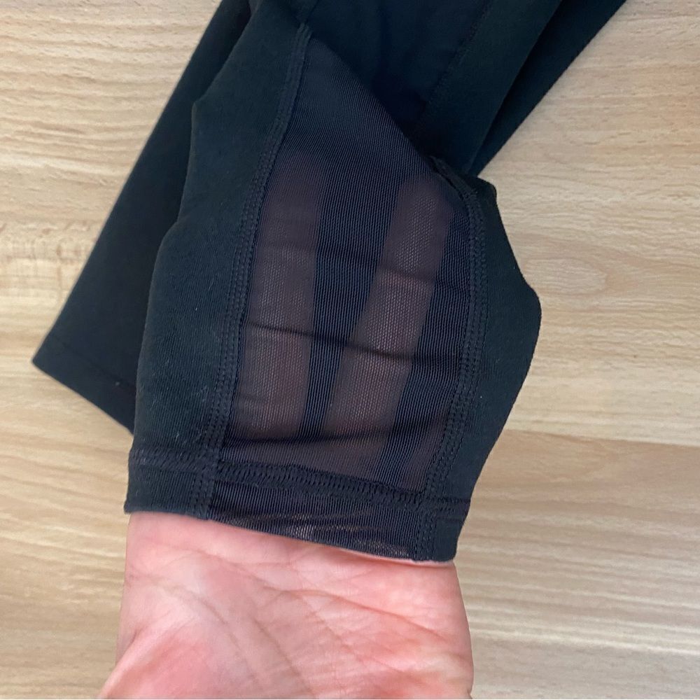 Fabletics Powerhold Mila Pocket Capri Leggings - Picture 3 of 10